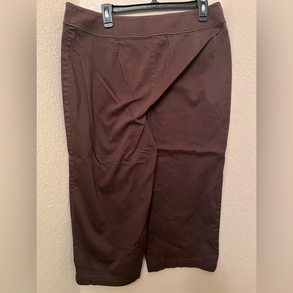 Additions By Chicos Preloved Chocolate Brown Capris, Chicos Size 2 - Picture 3 of 5